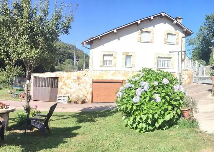 Casa Alvarina - Luarca * Cortina